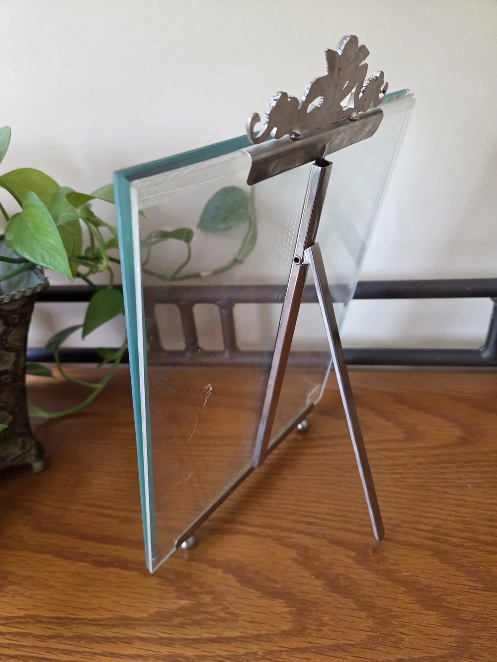 Clear Glass/Acrylic 8x10 Easel Display Frame with Silver Cherup & Roses Accent
